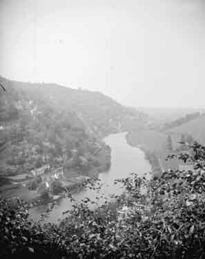 Wye Valley looking up, Symonds Yat
