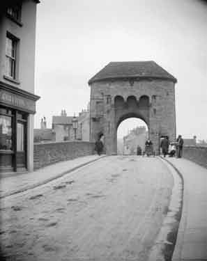Monmouth, Monnow Gate