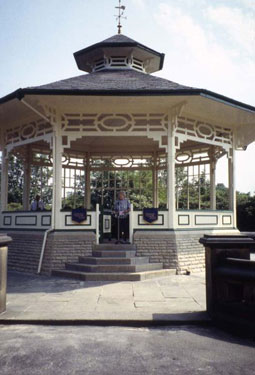 Greenhead Park - bandstand.