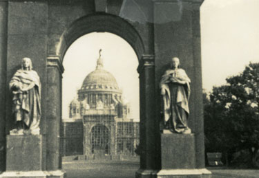 Wartime Archive of Reg Stone of Skelmanthorpe: The King Edward VII Arch leading to the Victoria Memorial Hall, Queen’s Way, Calcutta.