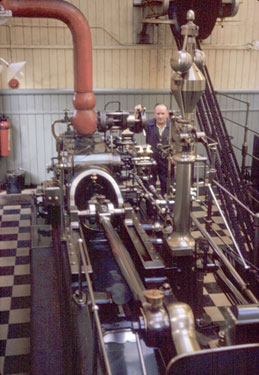 Benjamin Armitages, Shepley - Mill steam engine, built in 1906 for running the line shaft - Engineer Herbert Wadstock.