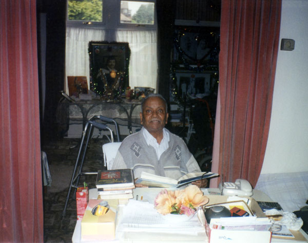 "Mr Pursh Otam Lal Bansal seated at his home", in the Paddock area of Huddersfield. Non-Winning Entries. "A Moment in Time, Kirklees, the Inside Story" PHOTOGRAPHIC COMPETITION 2008 – Interiors. 
